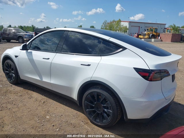 2021 TESLA MODEL Y 5YJYGDEE0MF295795 Photo 2