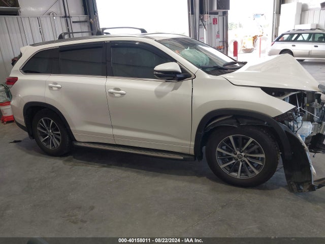Toyota Highlander Xle 2018 5TDJZRFH5JS561322 Image 12