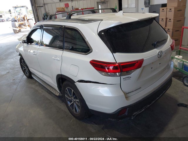 Toyota Highlander Xle 2018 5TDJZRFH5JS561322 Image 3