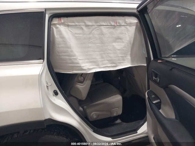 Toyota Highlander Xle 2018 5TDJZRFH5JS561322 Image 8