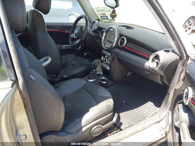 2010 MINI COOPER S WMWMF7C55ATW89823 Photo 4