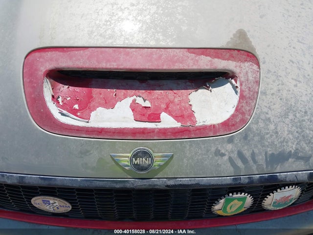 2010 MINI COOPER S WMWMF7C55ATW89823 Photo 5