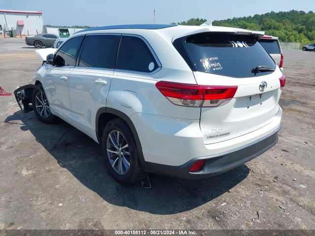 Toyota Highlander Xle 2017 5TDKZRFH6HS517277 Image 3