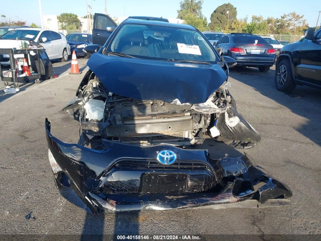 JTDKDTB31G1139001 Toyota Prius C Two
