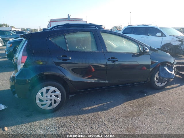 JTDKDTB31G1139001 Toyota Prius C Two