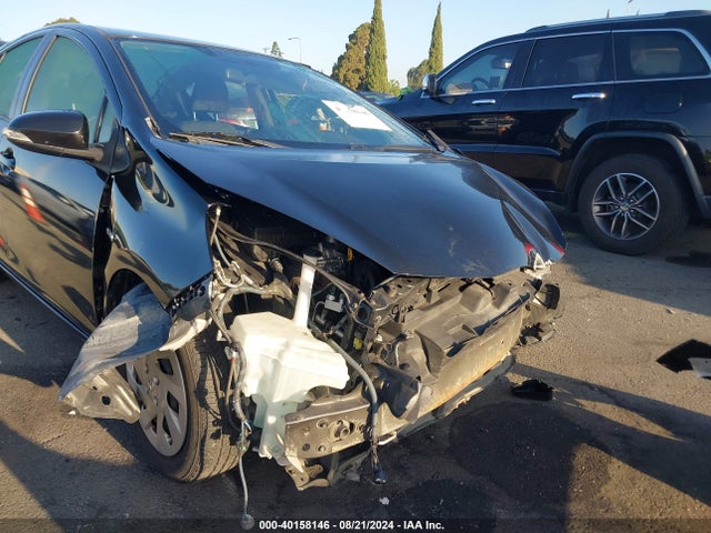 JTDKDTB31G1139001 Toyota Prius C Two