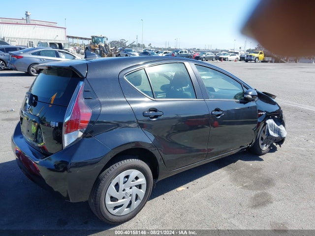 JTDKDTB31G1139001 Toyota Prius C Two