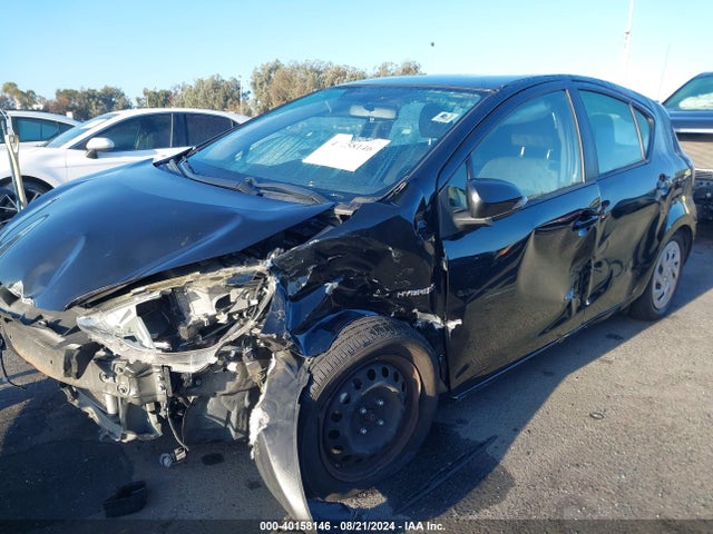 JTDKDTB31G1139001 Toyota Prius C Two