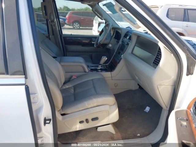5LMJJ2H51EEL00095 Lincoln Navigator