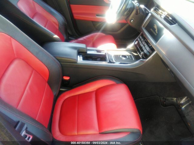 2017 JAGUAR XF SAJBF4BV0HCY29461 Photo 4