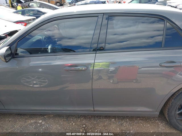 Chrysler 300 2019 2C3CCABG4KH516000 Image 15