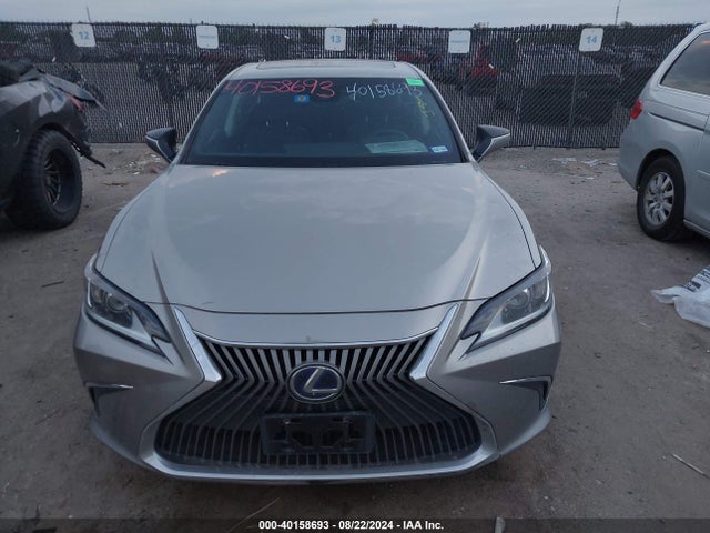 58ACA1C1XMU006301 Lexus ES 300H