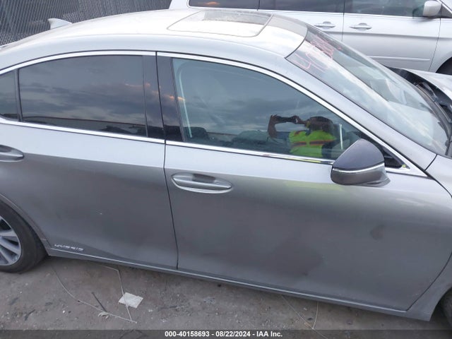 58ACA1C1XMU006301 Lexus ES 300H