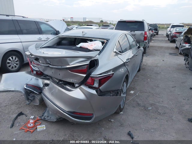 58ACA1C1XMU006301 Lexus ES 300H