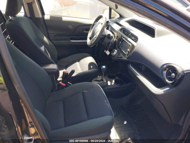 JTDKDTB33G1122796 Toyota Prius C Two