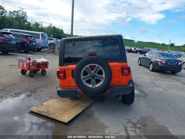 1C4HJXEG3JW219757 Jeep Wrangler Unlimited Sahara 4x4