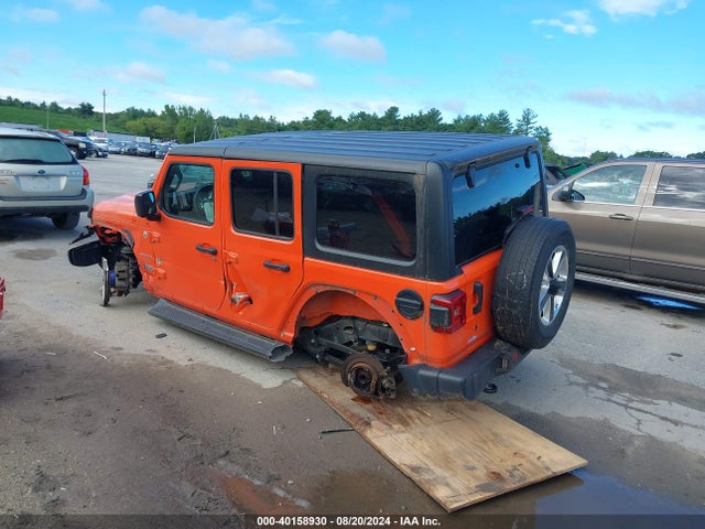 1C4HJXEG3JW219757 Jeep Wrangler Unlimited Sahara 4x4