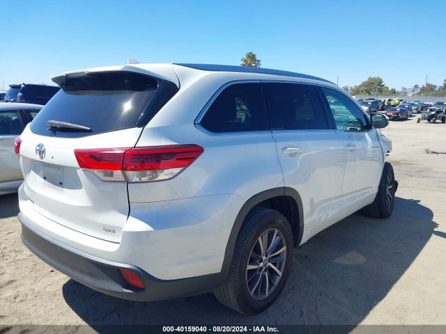Toyota Highlander Xle 2017 5TDKZRFH7HS521578 Image 4