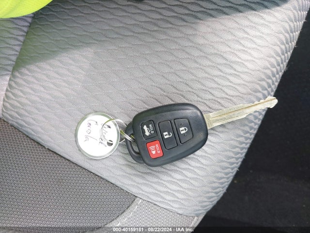 Toyota COROLLA LE 2018 5YFBURHE9JP770111 Image 11