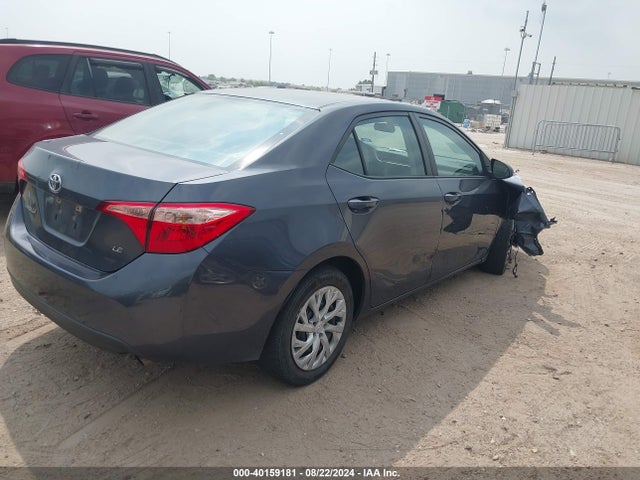 Toyota COROLLA LE 2018 5YFBURHE9JP770111 Image 4