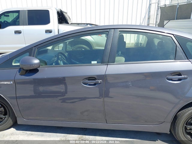 Toyota Prius Two 2015 JTDKN3DU4F1984118 Image 14