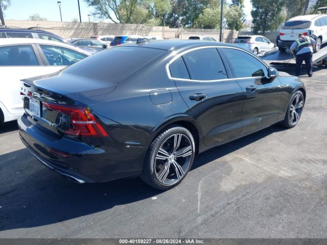7JR102TL4MG103877 Volvo S60 T5 Inscription