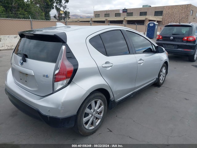 JTDKDTB31H1591144 Toyota Prius C Two