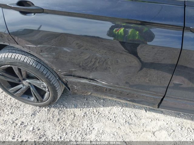 3VV8B7AX8RM043675 Volkswagen Tiguan 2.0t Se R-line Black