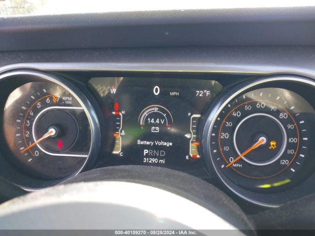 1C4HJXEG6JW207134 Jeep Wrangler Unlimited Sahara 4x4
