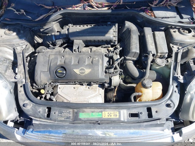 2010 MINI COOPER CLUBMAN WMWML3C53ATX37322 Photo 9