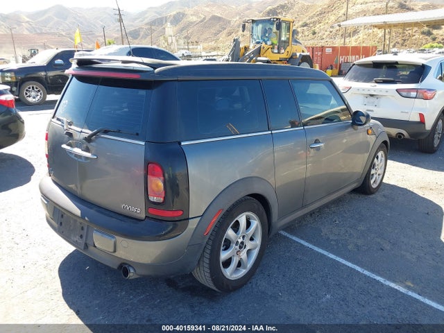 2010 MINI COOPER CLUBMAN WMWML3C53ATX37322 Photo 3