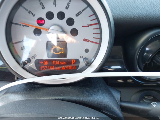 2010 MINI COOPER CLUBMAN WMWML3C53ATX37322 Photo 6