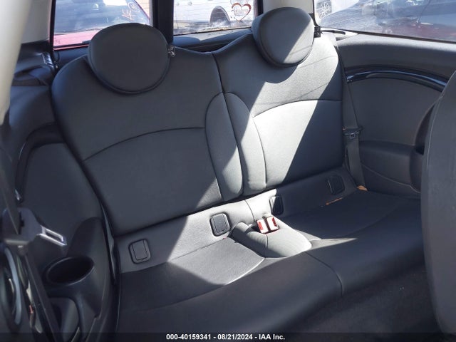 2010 MINI COOPER CLUBMAN WMWML3C53ATX37322 Photo 7