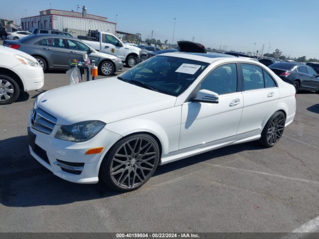 2013 MERCEDES-BENZ C 250 WDDGF4HB6DR277561 Photo 1