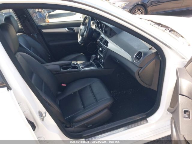 2013 MERCEDES-BENZ C 250 WDDGF4HB6DR277561 Photo 4