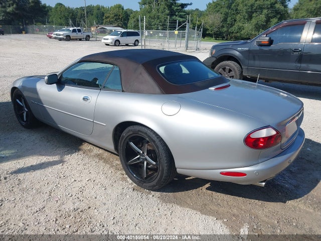 2001 JAGUAR XK8 SAJDA42CX1NA17295 Photo 2