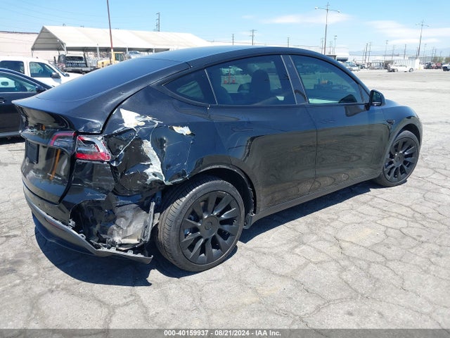 2021 TESLA MODEL Y 5YJYGDEE5MF216475 Photo 3