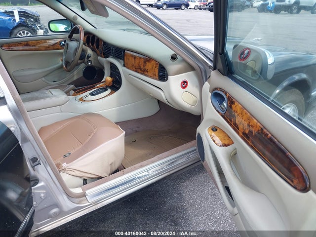2001 JAGUAR XJ8 SAJDA24C41LF36243 Photo 4