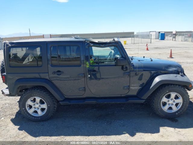 1C4BJWDG5HL654647 Jeep Wrangler Unlimited Sport 4x4