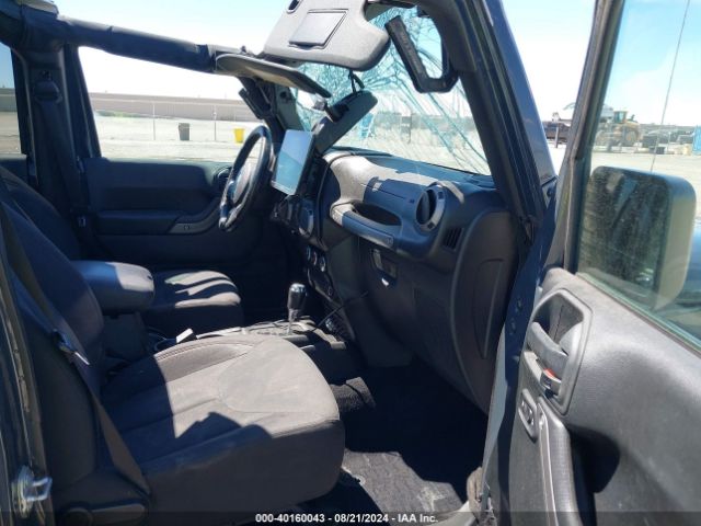 1C4BJWDG5HL654647 Jeep Wrangler Unlimited Sport 4x4