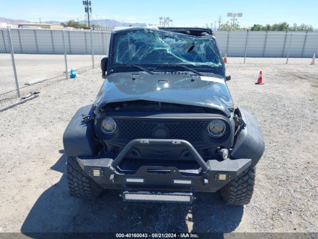 1C4BJWDG5HL654647 Jeep Wrangler Unlimited Sport 4x4