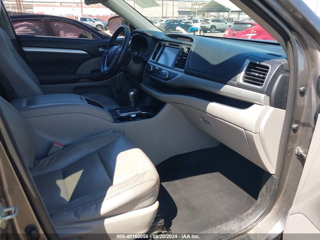 Toyota Highlander Xle V6 2014 5TDKKRFH0ES016837 Image 5