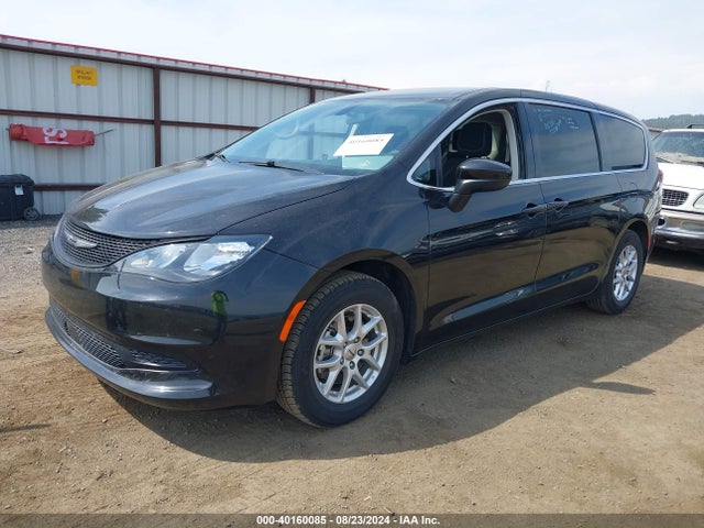 2C4RC1CG0NR218756 Chrysler Voyager Lx