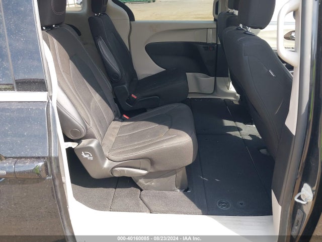 2C4RC1CG0NR218756 Chrysler Voyager Lx