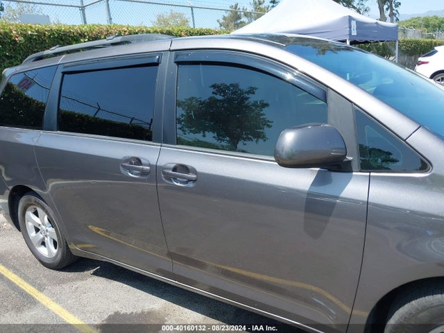 Toyota Sienna Le 8 Passenger 2017 5TDKZ3DC8HS833042 Image 14
