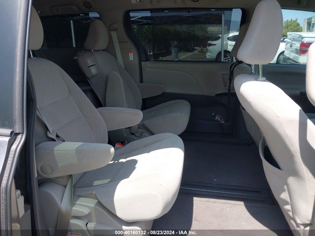 Toyota Sienna Le 8 Passenger 2017 5TDKZ3DC8HS833042 Image 8