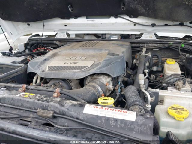 1C4BJWDG2HL738165 Jeep Wrangler Unlimited Sport 4x4