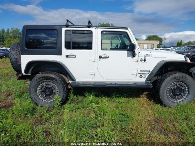 1C4BJWDG2HL738165 Jeep Wrangler Unlimited Sport 4x4