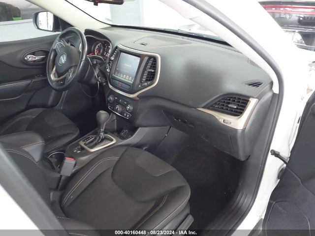 1C4PJLCB1HW502745 Jeep Cherokee Latitude Fwd