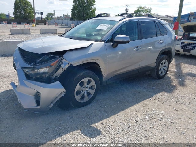 Toyota RAV4 LE 2019 2T3G1RFV3KC041371 Image 2
